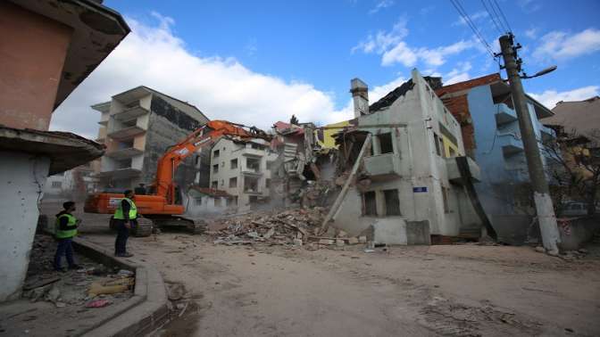 Cedit Mahallesi'nde yıkım çalışmalarına başlandı
