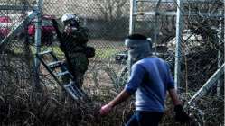Yunanistan'dan sığınmacılara biber gazıyla müdahale