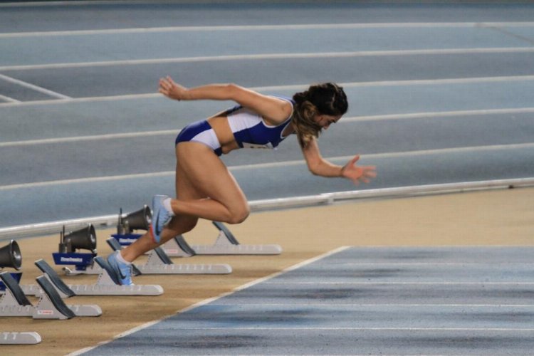 İzmitli atletler Turkcell Salon Olimpik Deneme Yarışları’nda piste çıktı