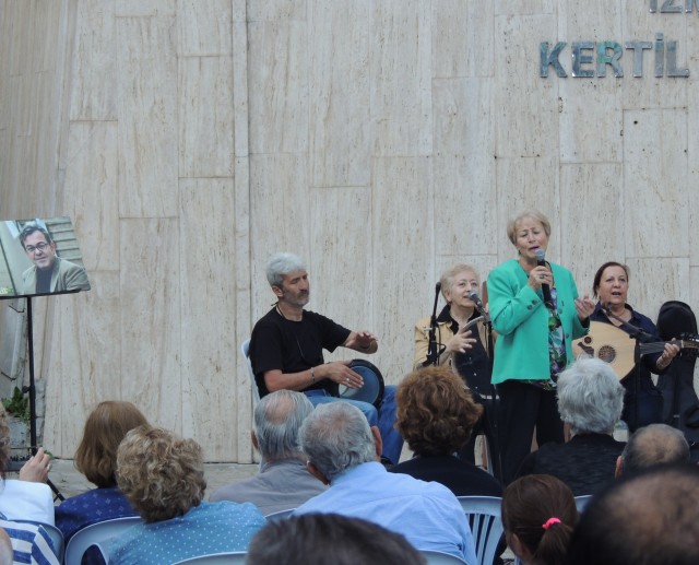 Biz İzmitiz, Kertil Tekke Meydanında buluştu, Fahri Seyrek’in hayatını anlatan kitabı da tanıtıldı,