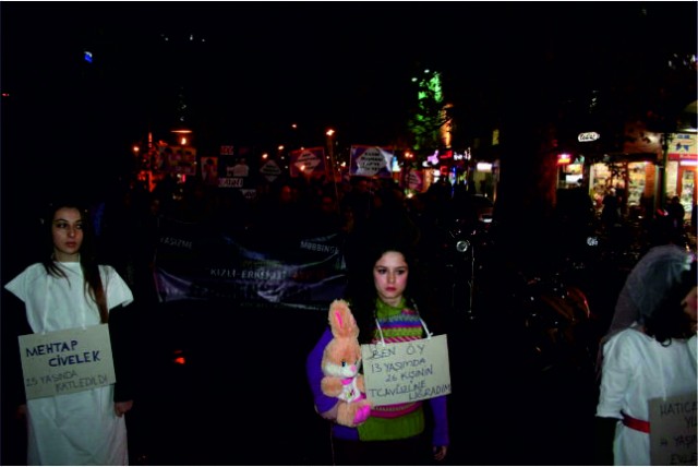 kadına şiddeti protesto için yürüdüler