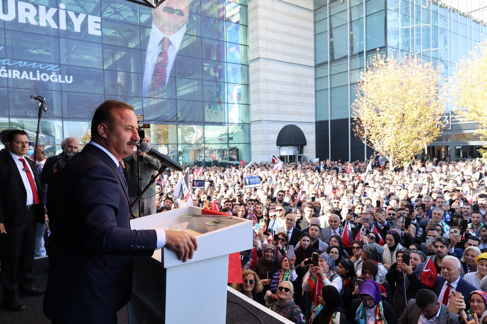 158. parti oldu... Anahtar Partiden ilk mesajları verdi