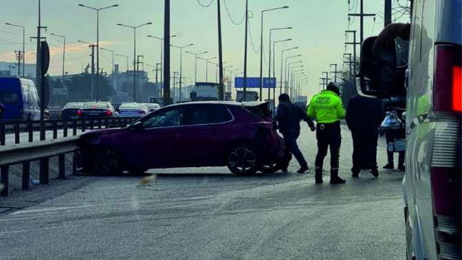 3 aracın karıştığı zincirleme trafik kazasında 1 kişi yaralandı