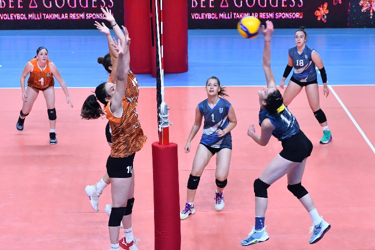 ABB'li Kadın Voleybol Takımı galibiyetle başladı