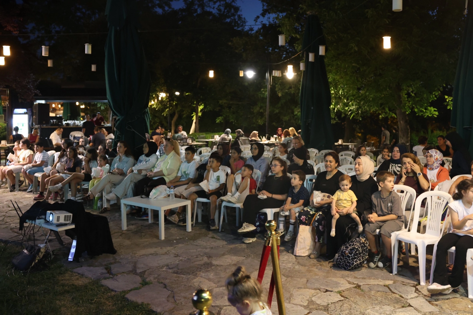 Açık hava sinema keyfi Dobruca'da yaşandı