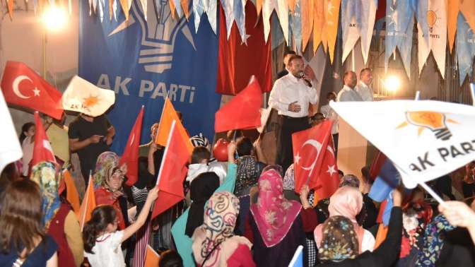 AK Parti İzmit İlçeden Topçular Mahallesi’nde miting