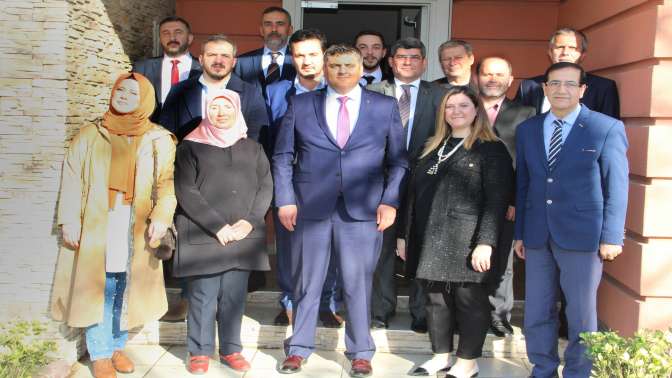 AK Parti İzmit’ten Kent Konseyi’ne Ziyaret