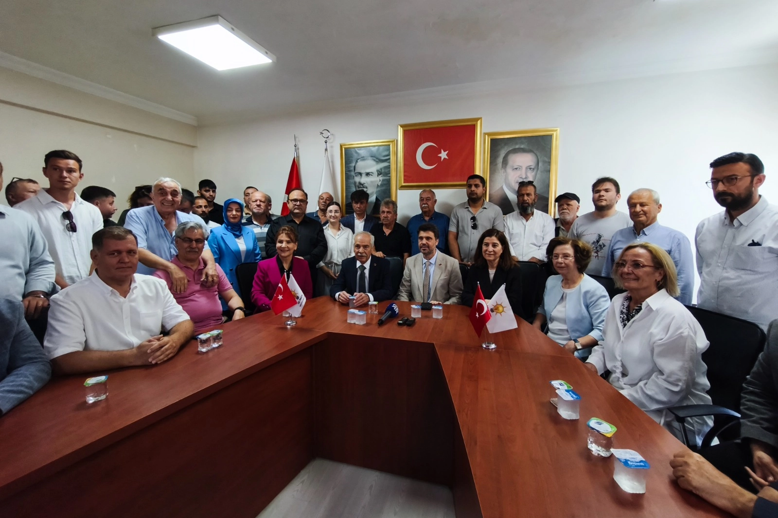 AK Parti'ye katılan Başkan Özcan: Geçişimizin bedeli Keşan'a hizmet olsun AK Parti'ye katılan Başkan Özcan: Geçişimizin bedeli Keşan'a hizmet olsun