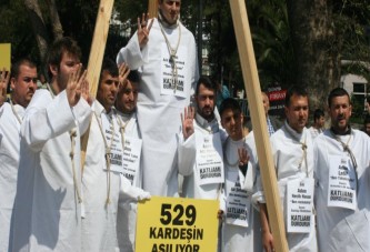AKP'li Gençler kefen giydi, dar ağacına çıktı