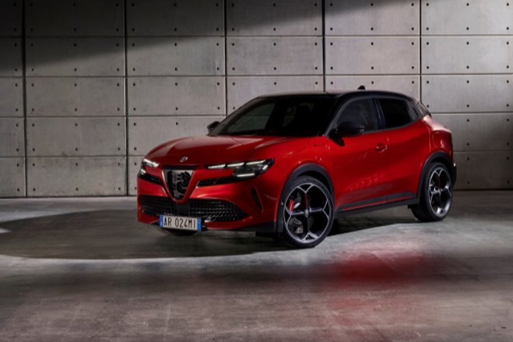 Alfa Romeo, MILANO’nun dünya prömiyerini gerçekleştirdi