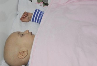 Ameliyat parası çalınan bebek ameliyat oldu