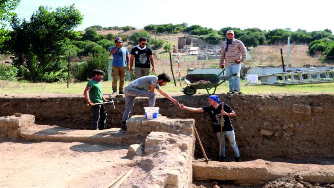 Antik liman kenti Parionda 1800 yıllık sikke bulundu