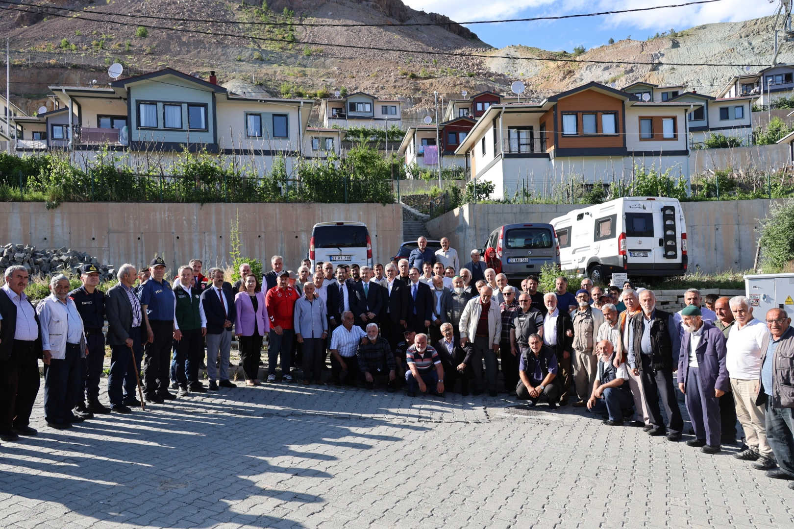 Artvin Valisi Ergün, Yusufeli'yi ziyaret etti