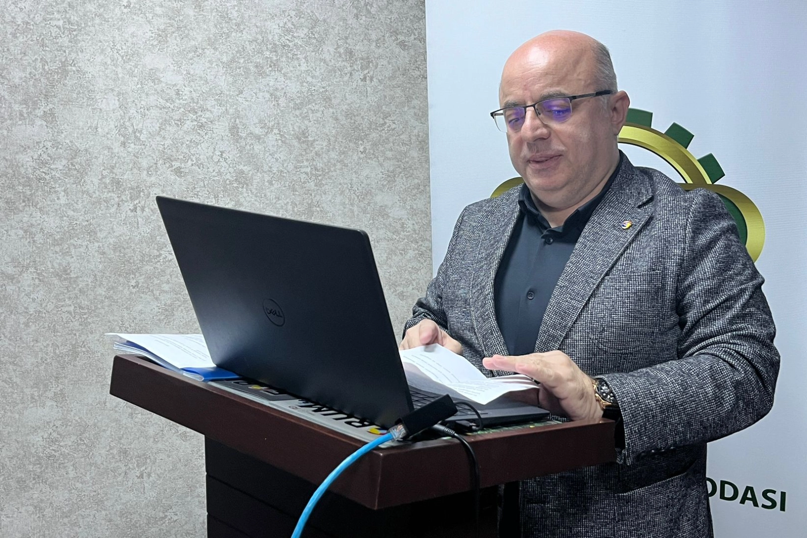 Artvinspor'da Başkan Yıldırım, 3. kez güven tazeledi Artvinspor'da Başkan Yıldırım, 3. kez güven tazeledi