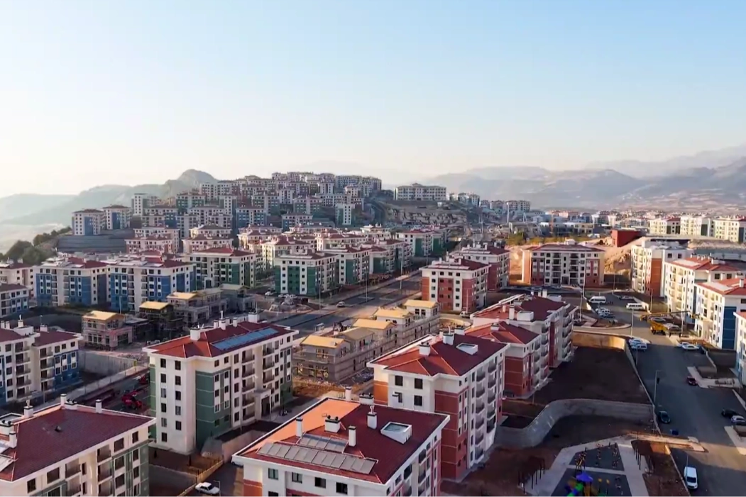 Asrın inşasında Türkiye'nin başarısı yarın Hatay'da... 455 bin konut tamamlandı, son teslimler yarın!