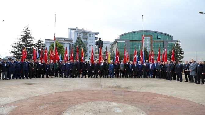 Atatürk, saygı ve özlemle anıldı