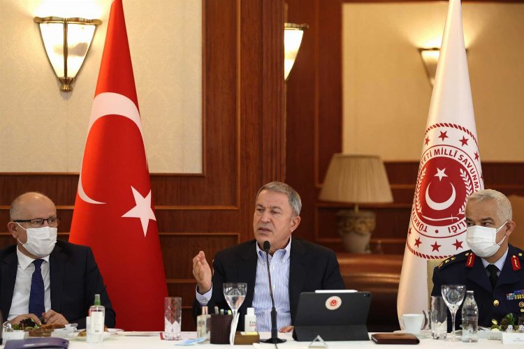 Bakan Akar'dan Yunanistan'a uyarı!