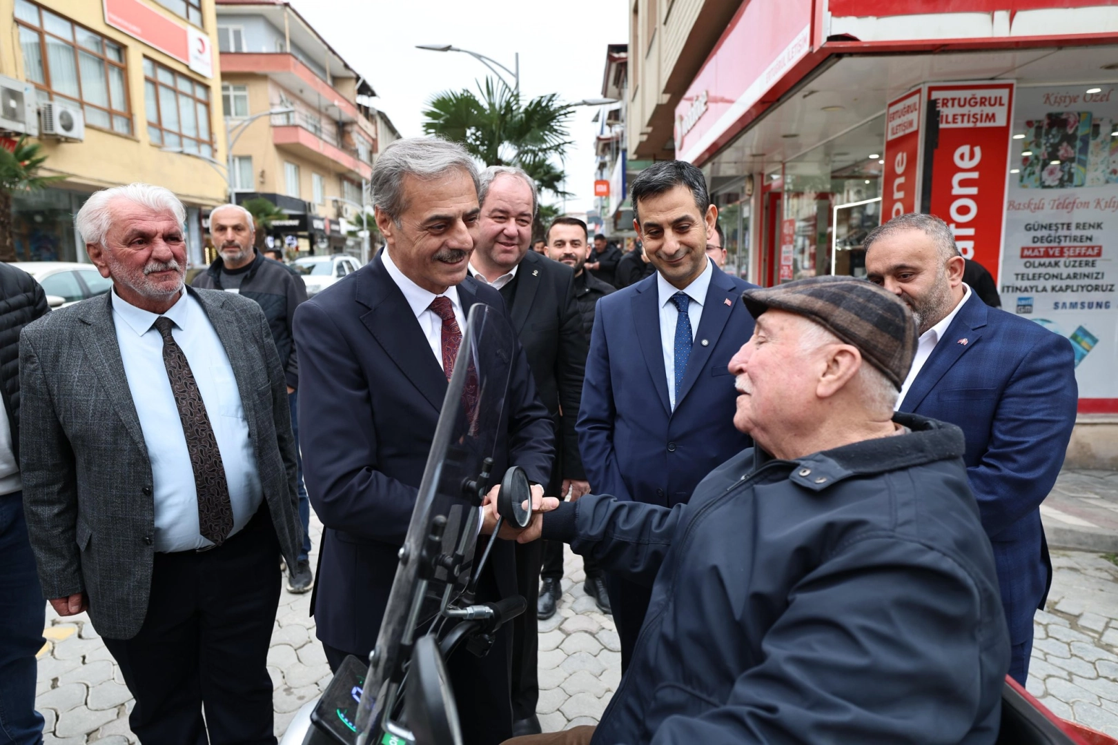 Başkan Alemdar Sakarya Pamukova’da hemşehrileriyle buluştu