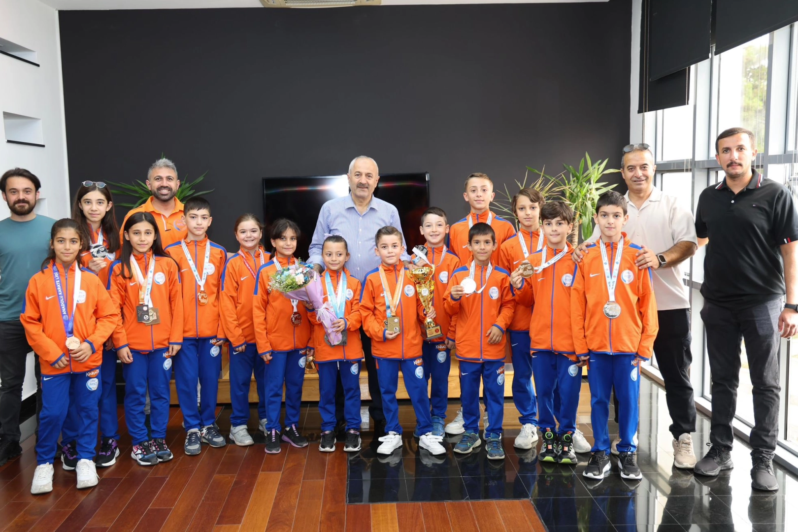 Başkan Büyükgöz, karate şampiyonlarını ağırladı Başkan Büyükgöz, karate şampiyonlarını ağırladı