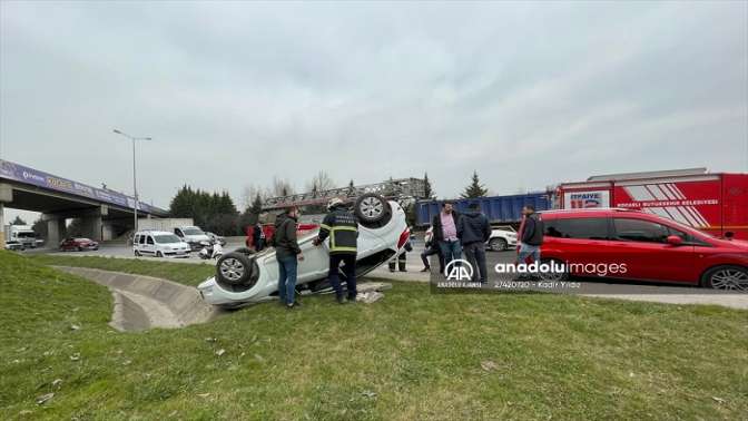 Beton mikseriyle çarpışan otomobilin sürücüsü yaralandı