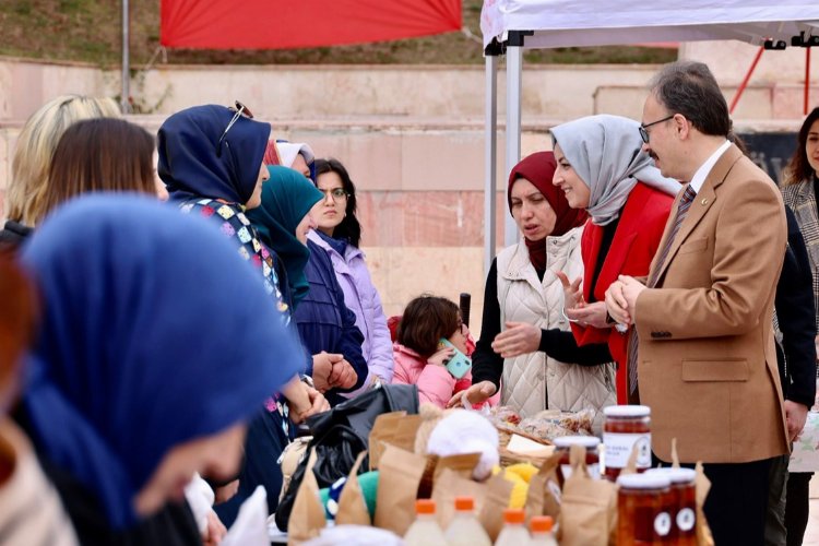 Bilecik'te depremzede vatandaşlar yararına kermes