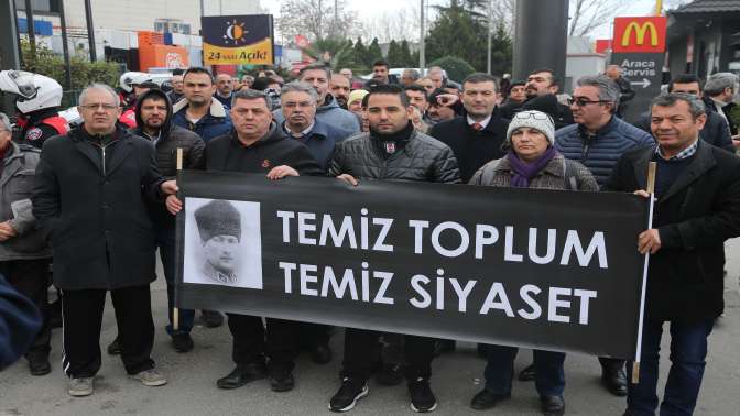 Bir grup CHPli Ankaraya yürüyüşte