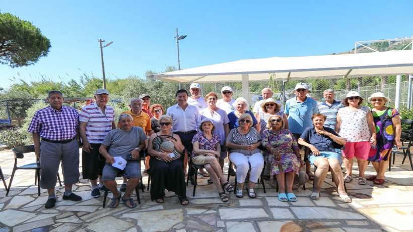 Bodrumda Başkan Aras vatandaşları dinliyor