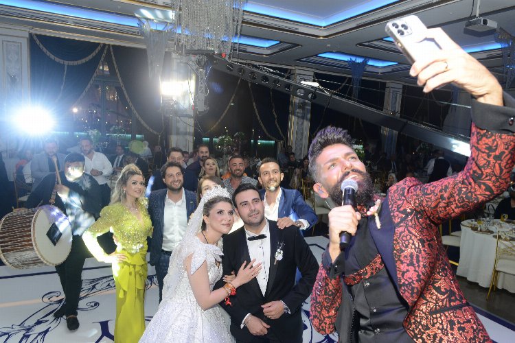 Bursa'da Mehmet Çevik'li görkemli düğün