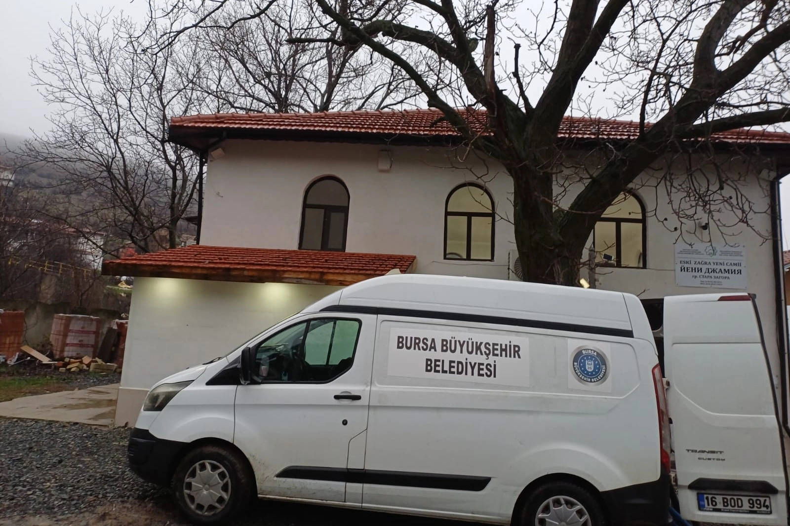 Bursa'dan Balkanlardaki camilerde Ramazan temizliği