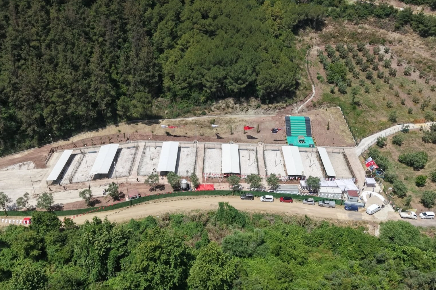 Bursa Gemlik’te sahipsiz hayvanlara modern yaşam alanı