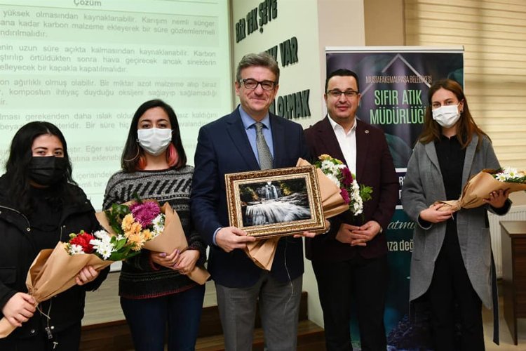 Bursa Mustafakemalpaşa'da atıklar çilek olacak