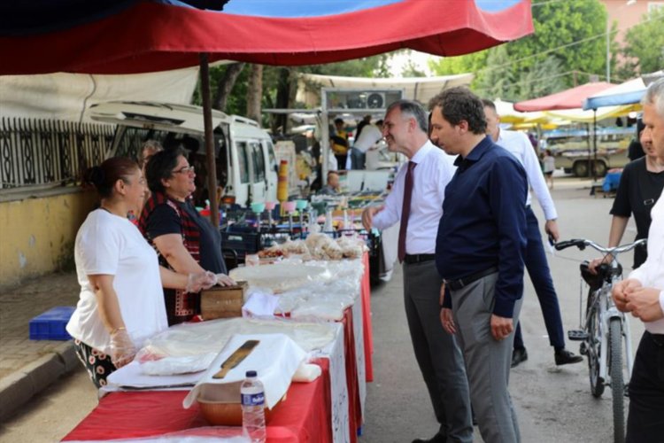 Bursa İnegöl'de Pazartesi Pazarında trafik sorunu çözüldü