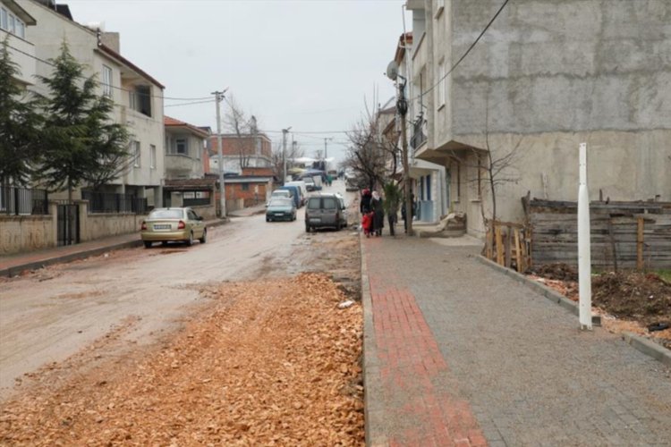 Bursa İnegöl Huzur Mahallesi'nde eksik kaldırımlar tamamlanıyor 