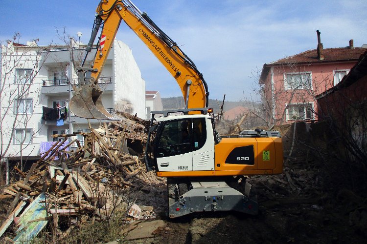 Bursa Osmangazi'de metruk binalara balyoz 