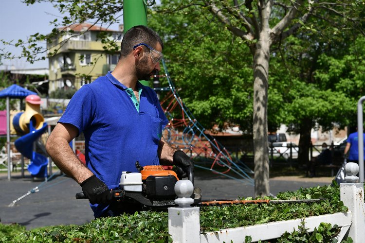 Bursa Osmangazi'de parklara ‘bahar’ bakımı