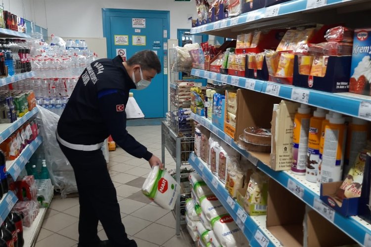 Bursa Osmangazi'de zabıtalar fırsatçılara göz açtırmıyor 