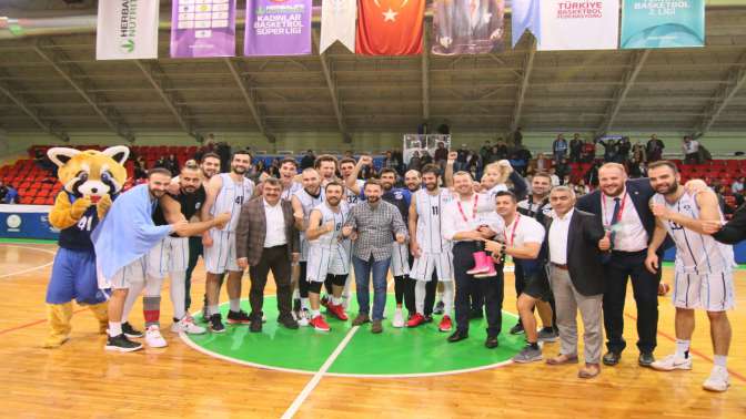 Büyükşehir Kağıtspor “Geçit” vermedi