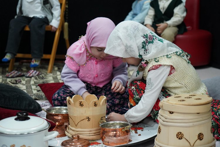 Çayırovalı çocuklara bol etkinlikli yeni bilinçler aşılandı