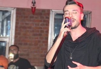 Cem Adrian Antik Pup’daydı