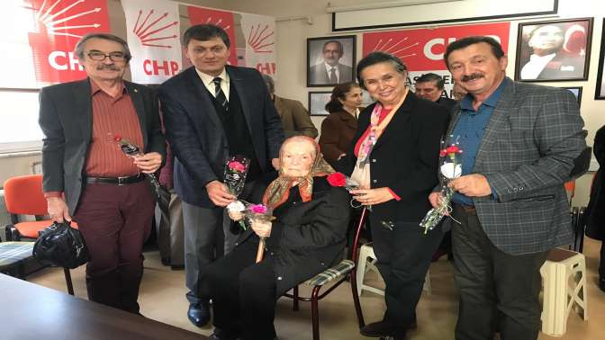 CHP Başiskele’de Öğretmenler Günü Coşku ile kutlandı