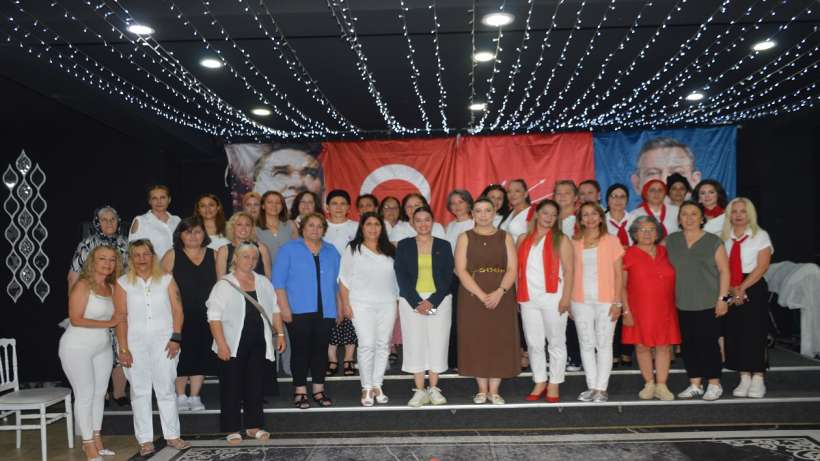 CHP Derince Kadın Kolları Olağanüstü Kongresinde Başkanını Seçti.
