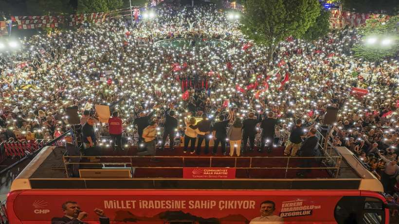 CHP Genel Başkanı Özgür Özel: “Ekrem Başkan’ın Bir Vesikalığına Yenileceksin”