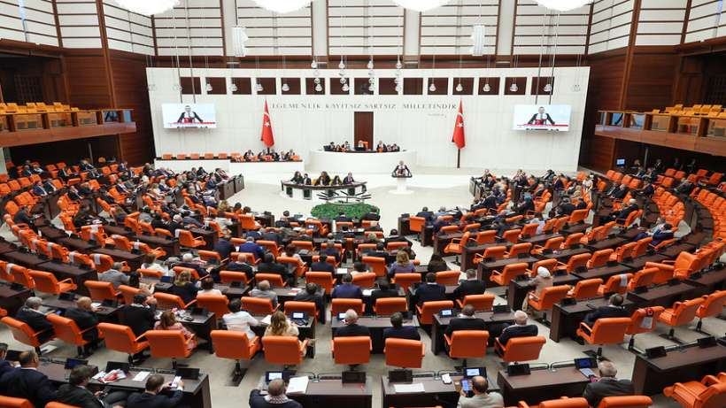 CHP GENEL BAŞKANI ÖZGÜR ÖZEL TBMM OLAĞANÜSTÜ TOPLANTIYA ÇAĞIRDI