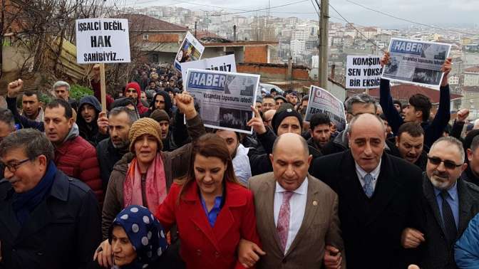 CHP Kentsel dönüşüm mağdurları ile yürüdü