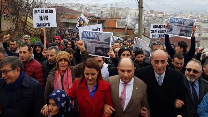 CHP Kentsel dönüşüm mağdurları ile yürüdü