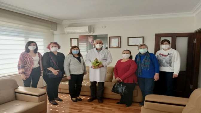 CHP’li kadınlardan, sağlıkçılarına seri ziyaret