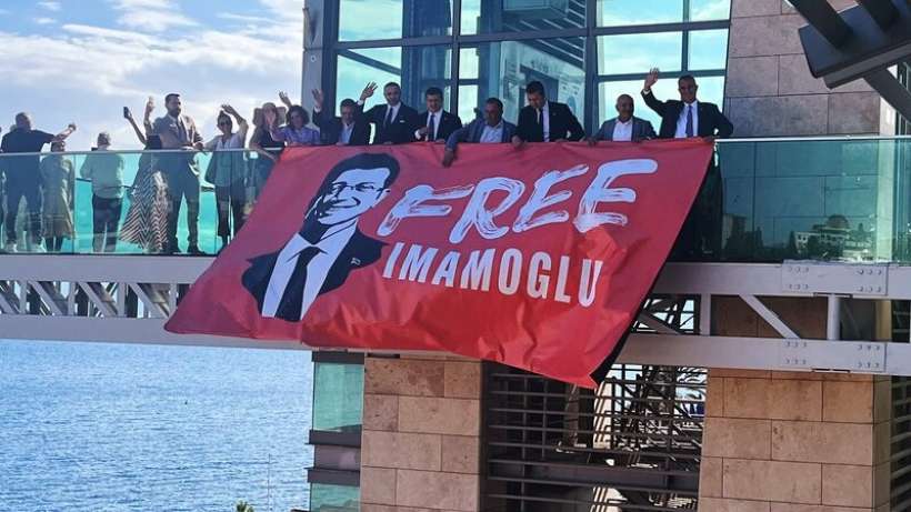 CHP Lideri Özgür Özel: Ekrem İmamoğlu’nun Posterlerini İstanbul’da Yasakladınız, Biz Tüm Türkiye’ye Astık