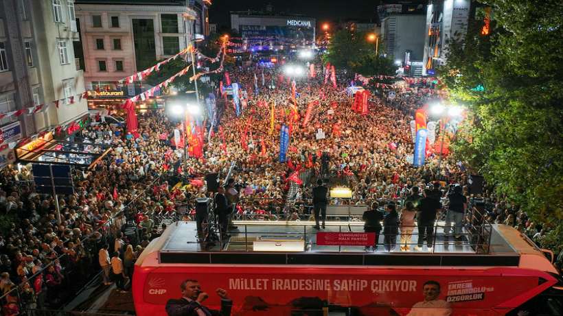CHP Lideri Özgür Özel: “HSK Kulağının Üstüne Yatıyor, Ak Toroslar Çetesine Yol Veriyor”