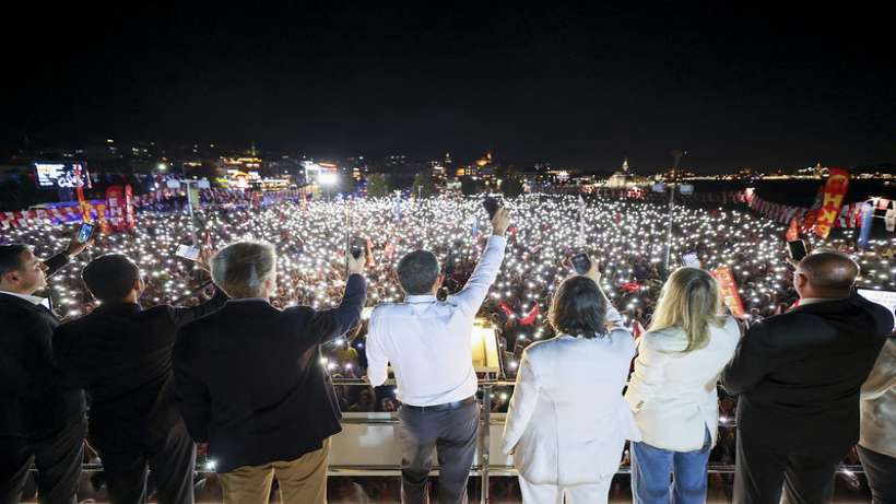CHP Lideri Özgür Özel: “Yoksulun Hakkını Zenginden Almaya, Senin Hakkını Uzun Adamdan Almaya Geliyoruz”