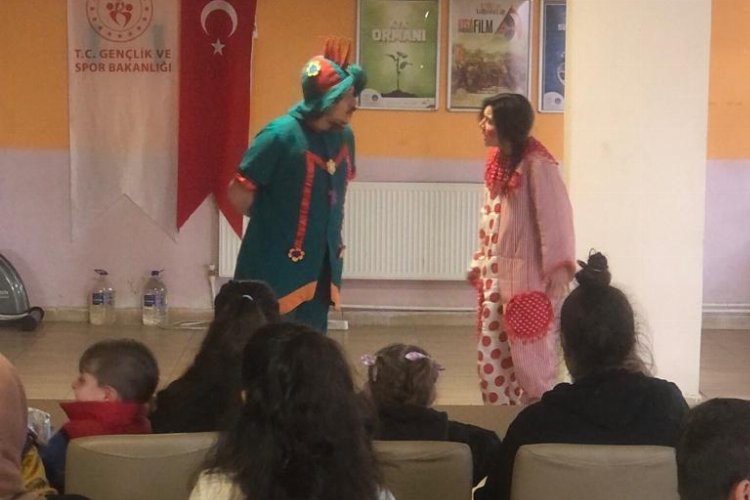 Çocuklara 'Hacivat-Karagöz' ile moral aşılandı